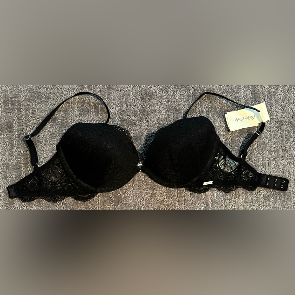 Gilly Hicks Super Push-Up Bra in size 30D